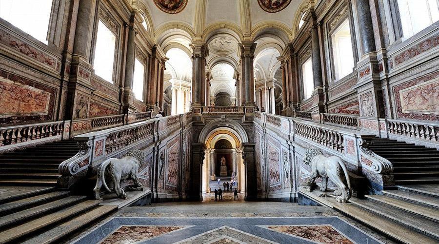 B&B Stazione La Reggia Caserta Buitenkant foto